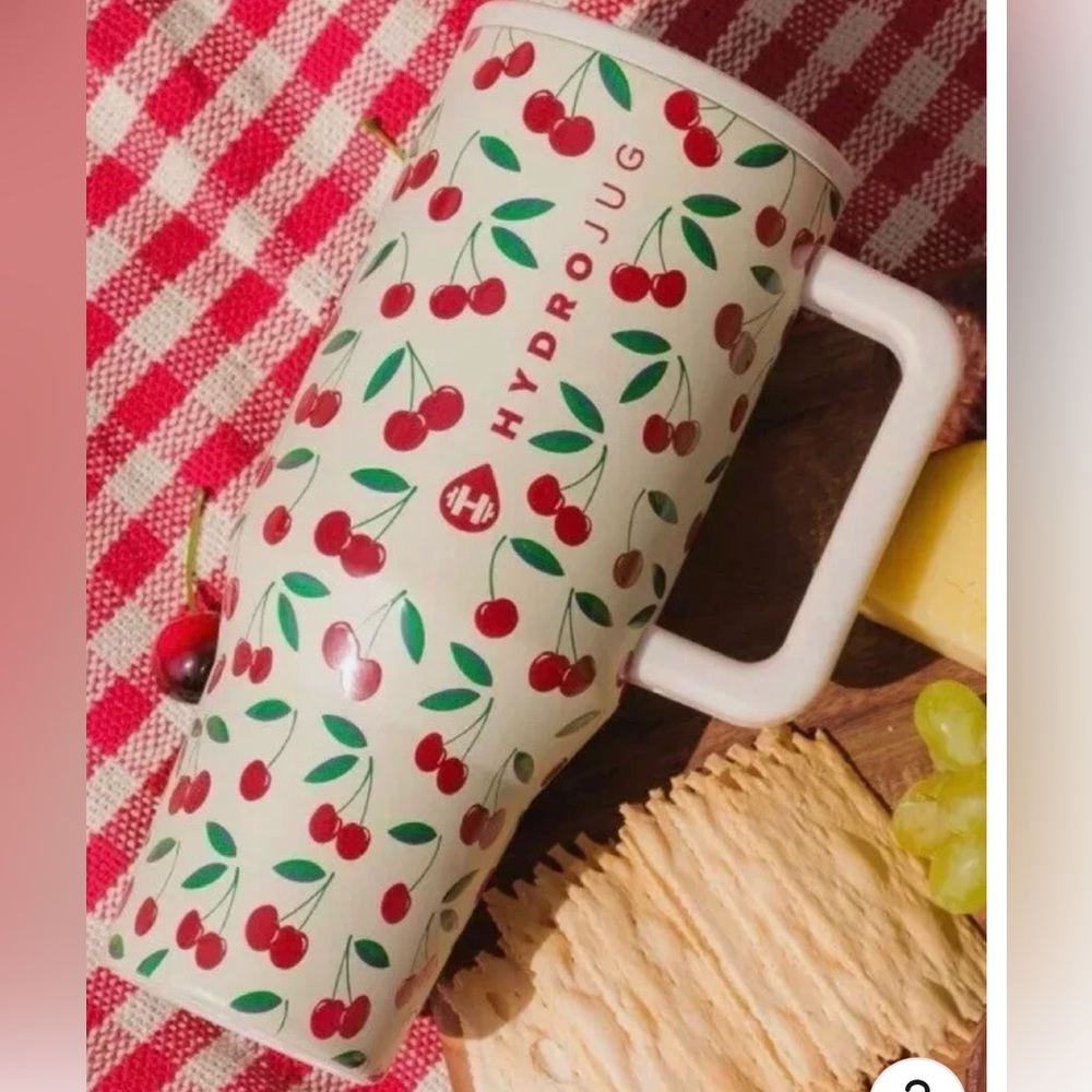 Cherry Traveler Hydrojug